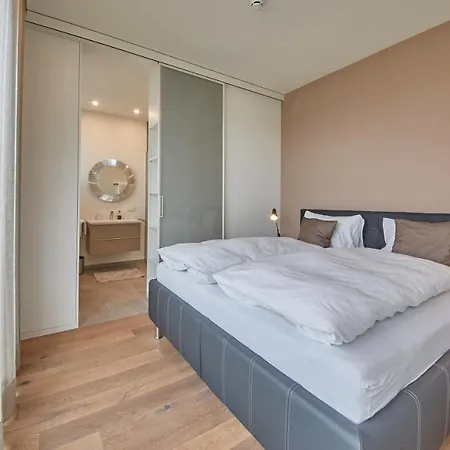 Hermitage Apartment *