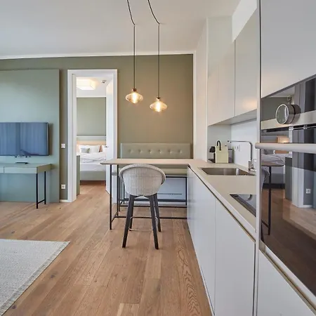 Hermitage Apartment *