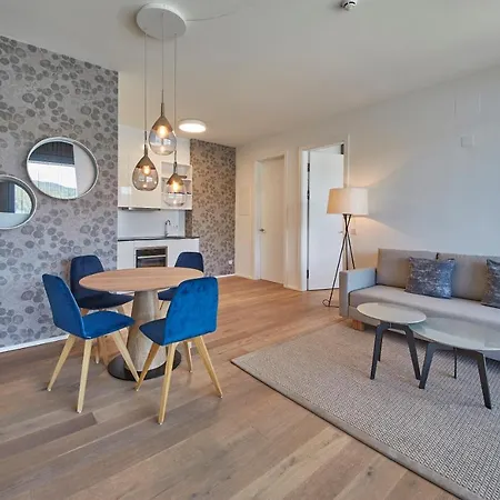 Hermitage Apartment *